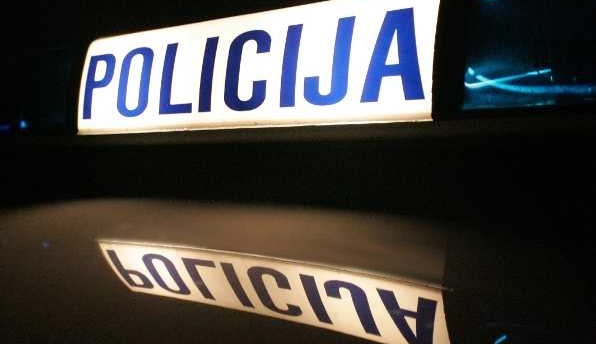 policija noć